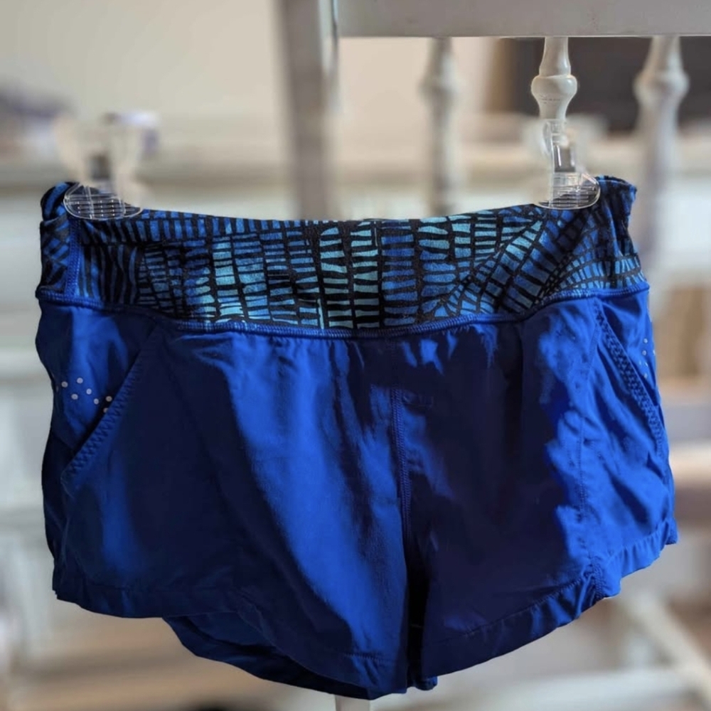 Zella women's shorts.. blue with pattern waist (S)